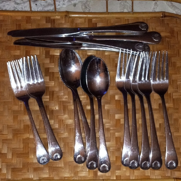 Reed & Barton Sea Shell Stainless 17pc Set, Service for 4 - Picture 1 of 10